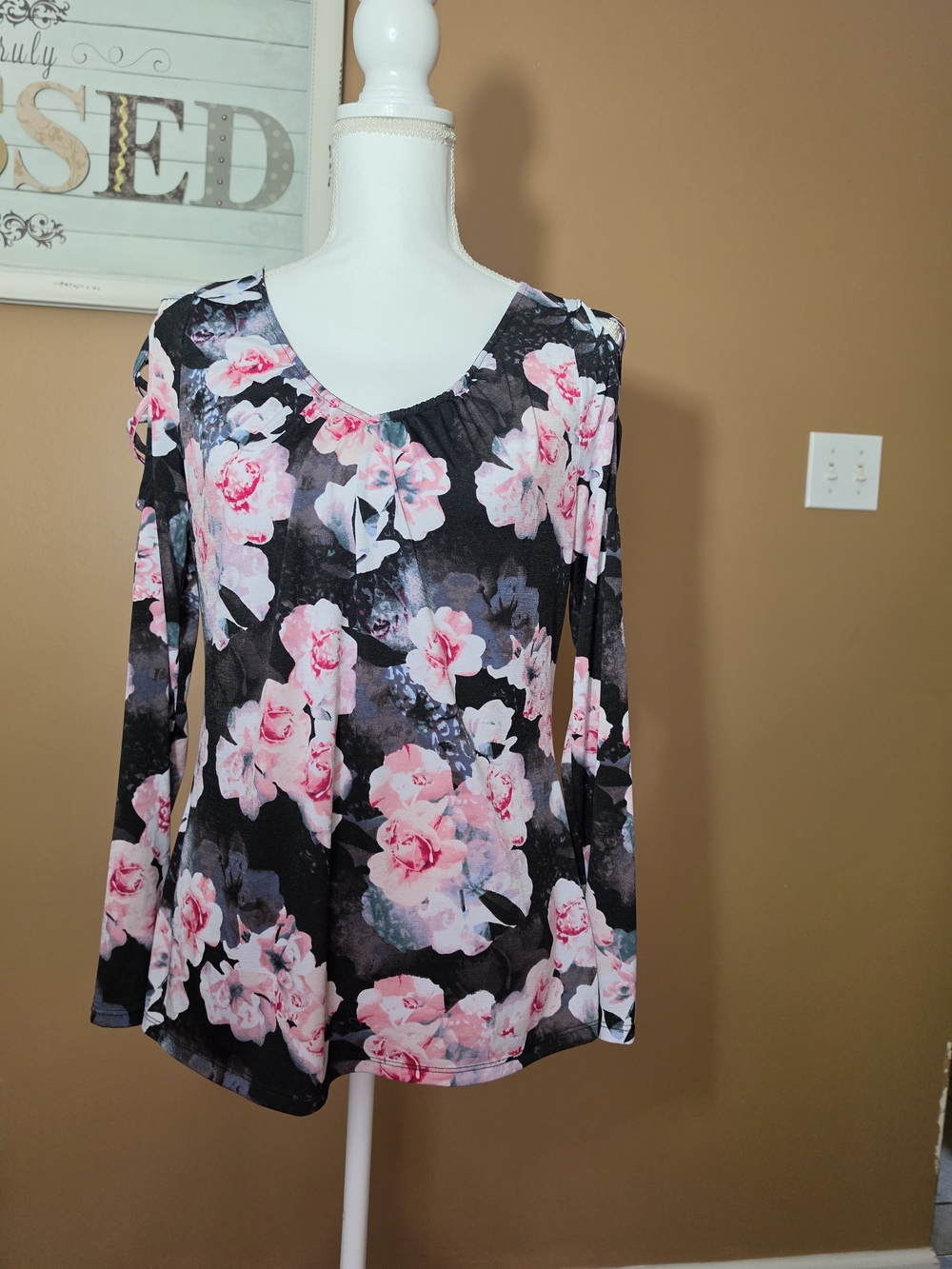 Jennifer Lopez Black Long-Sleeve Scoop Neck Top with Pink Floral Print